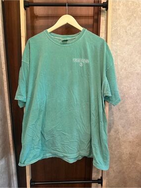 Forever Southern | Comfort Colors | Women’s 2XL | Red Truck w/ Christmas Tree